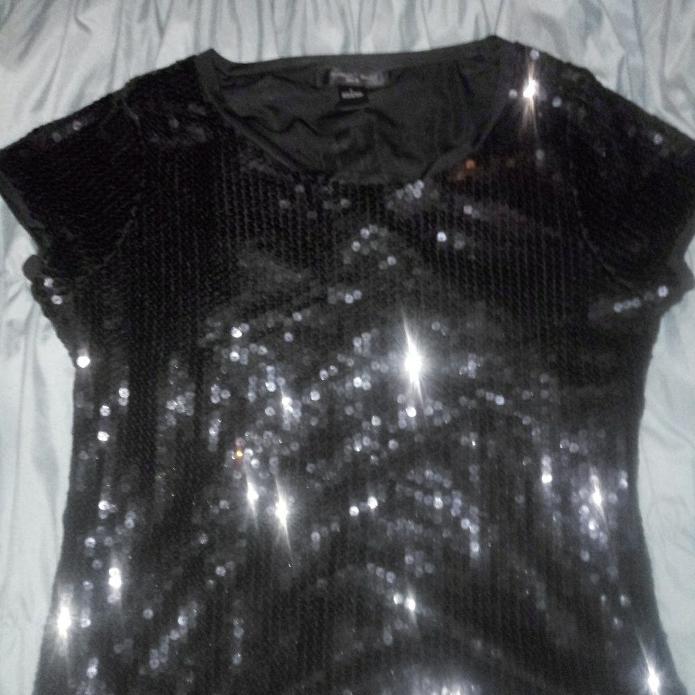 SEQUIN TEE